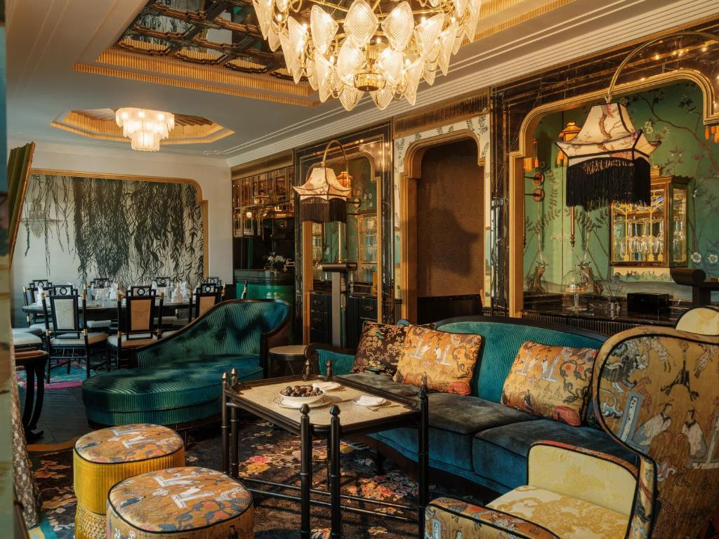 Nghệ thuật và kiến trúc cổ điển được tôn vinh ở mọi ngóc trong khách sạn Capella Hanoi. Ảnh: Booking