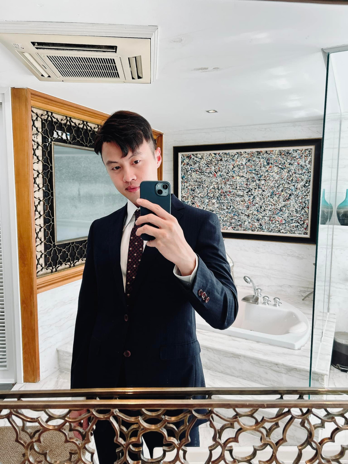 Bồn tắm sục là loại cao cấp có giá lên đến 50 triệu đồng.