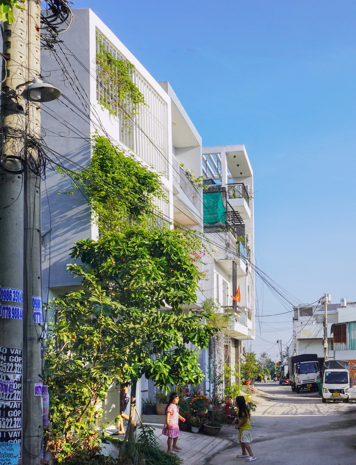 Nằm trên diện tích đất 52m2 trong một con hẻm nhỏ tại quận 12 (TP HCM), ngôi nhà được thiết kế dành cho gia đình 4 người.