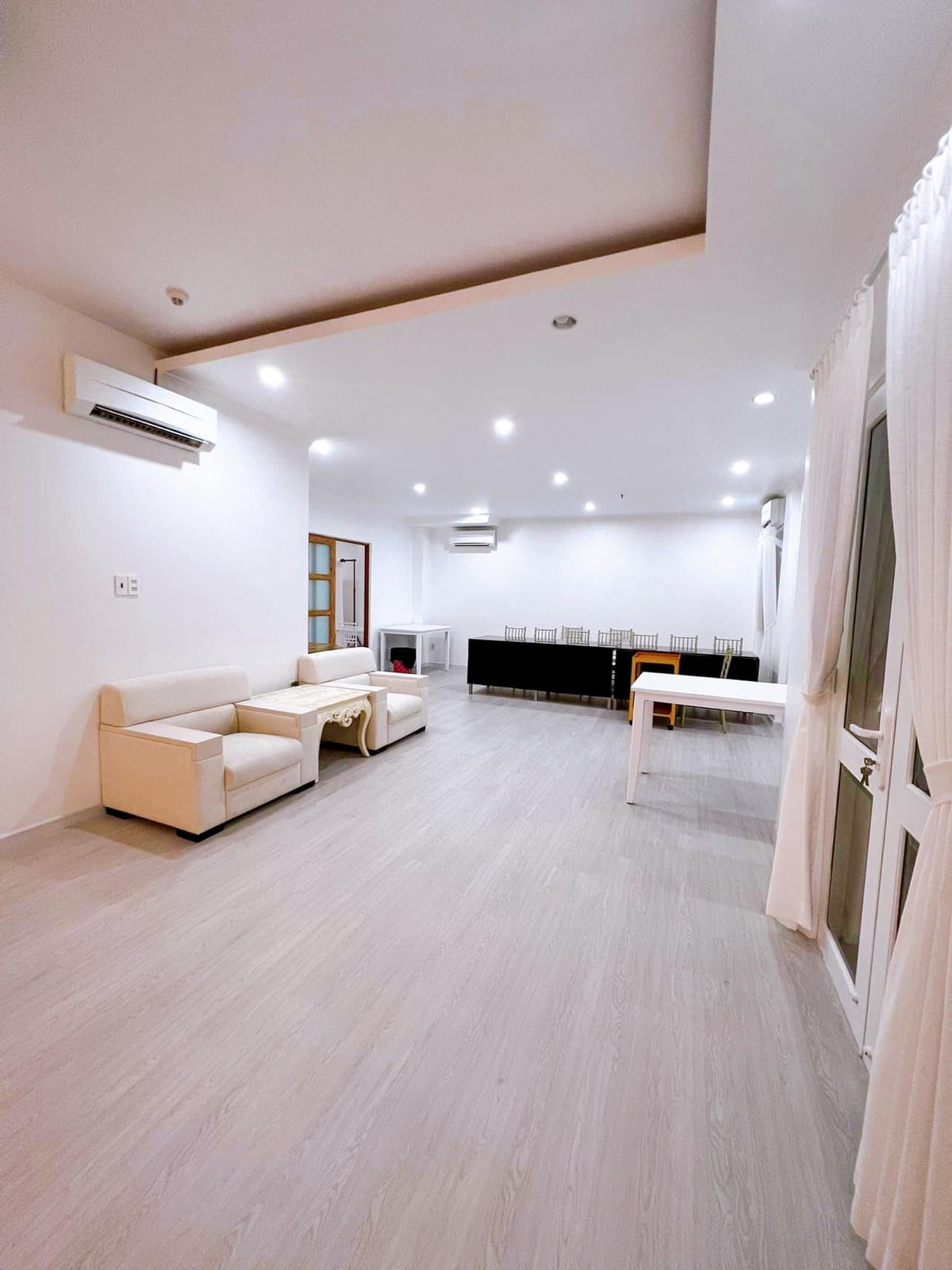 Khu vực studio trong nhà Lý Nhã Kỳ.