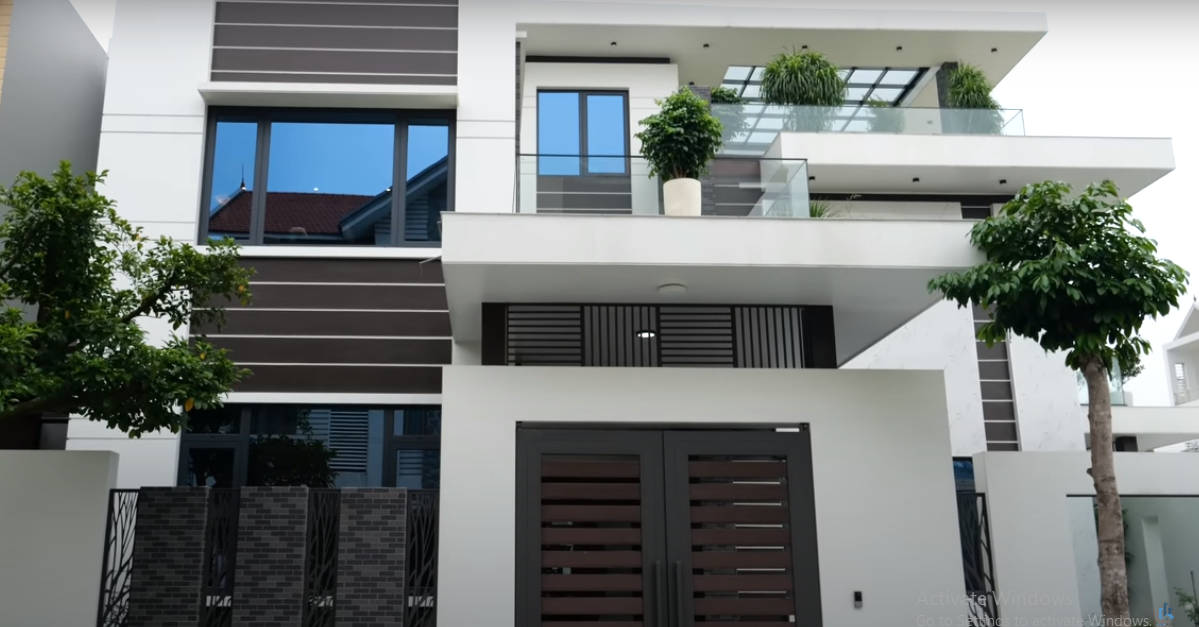 Công trình được xây trên diện tích lô đất 420 m2, tổng diện tích mặt sàn khoảng 550 m2.