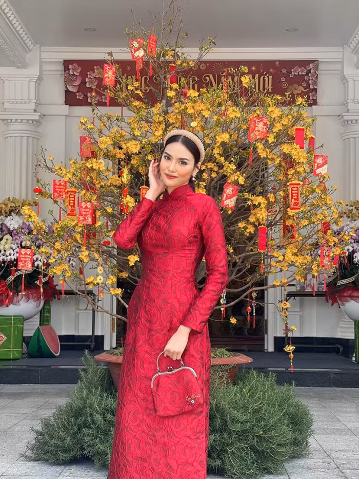 Làm dâu hào môn, Lan Khuê thường xuyên khoe cuộc sống sang trọng như bà hoàng.