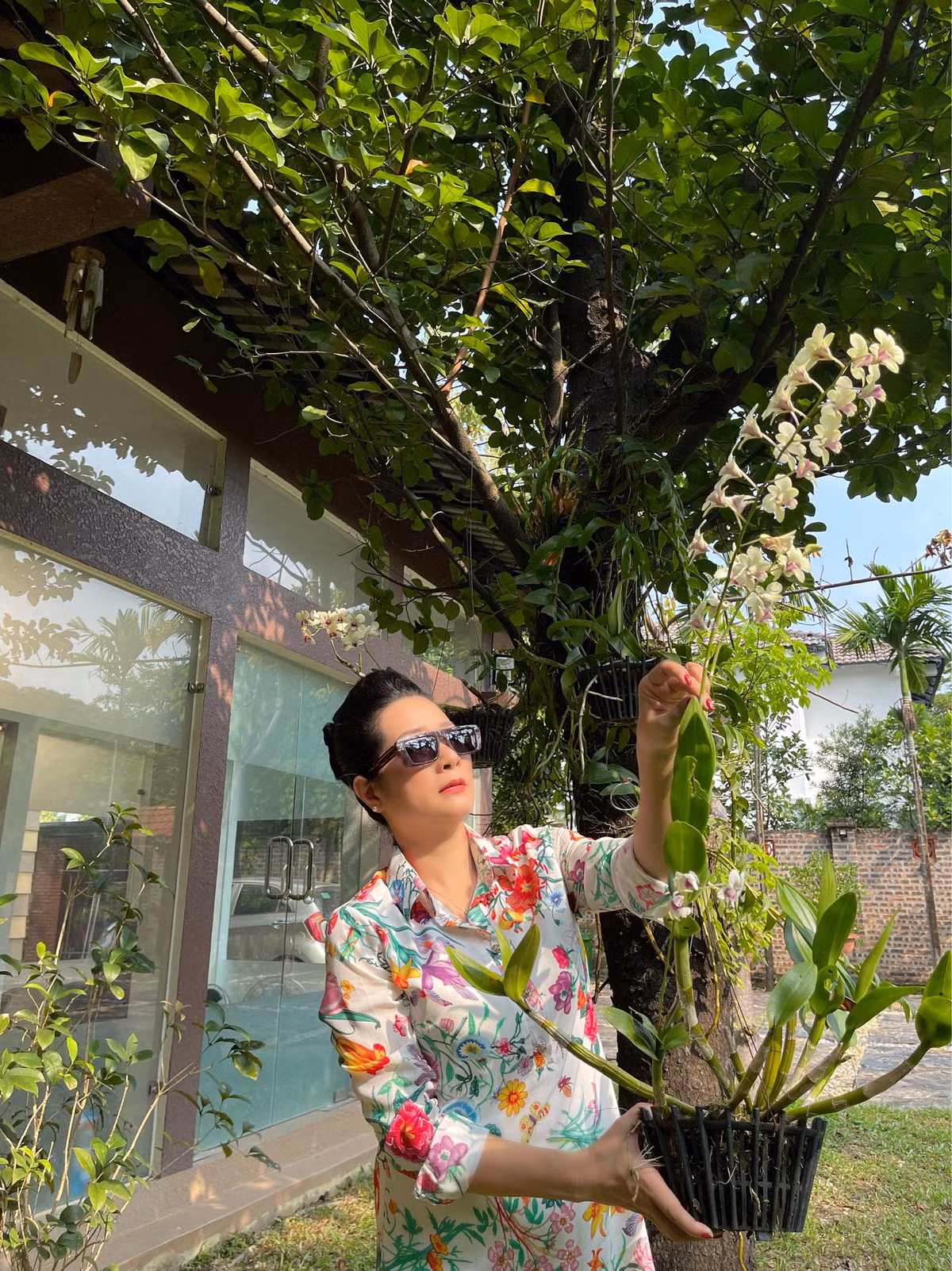 Nữ nghệ sĩ thường xuyên đăng ảnh làm vườn trên trang cá nhân.