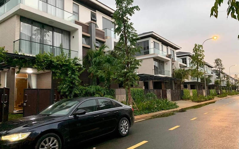 Sau khi hạ sinh cặp nhóc tỳ Lisa - Leon, cặp đôi sống trong căn biệt thự rộng 300 m2 nằm trong khu villa sang chảnh và đắc địa nhất TP HCM. Ảnh: Internet