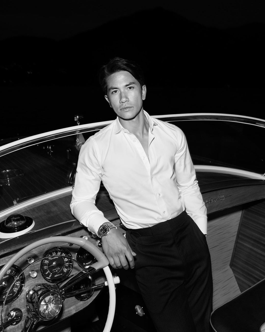 Tuy nhiên, trả lời tạp chí CQ Thái Lan, Hoàng tử Abdul Mateen từng chia sẻ, bản thân không muốn phô trương hay đề cập quá nhiều đến khối tài sản khổng lồ của gia đình. Ảnh: Instagram