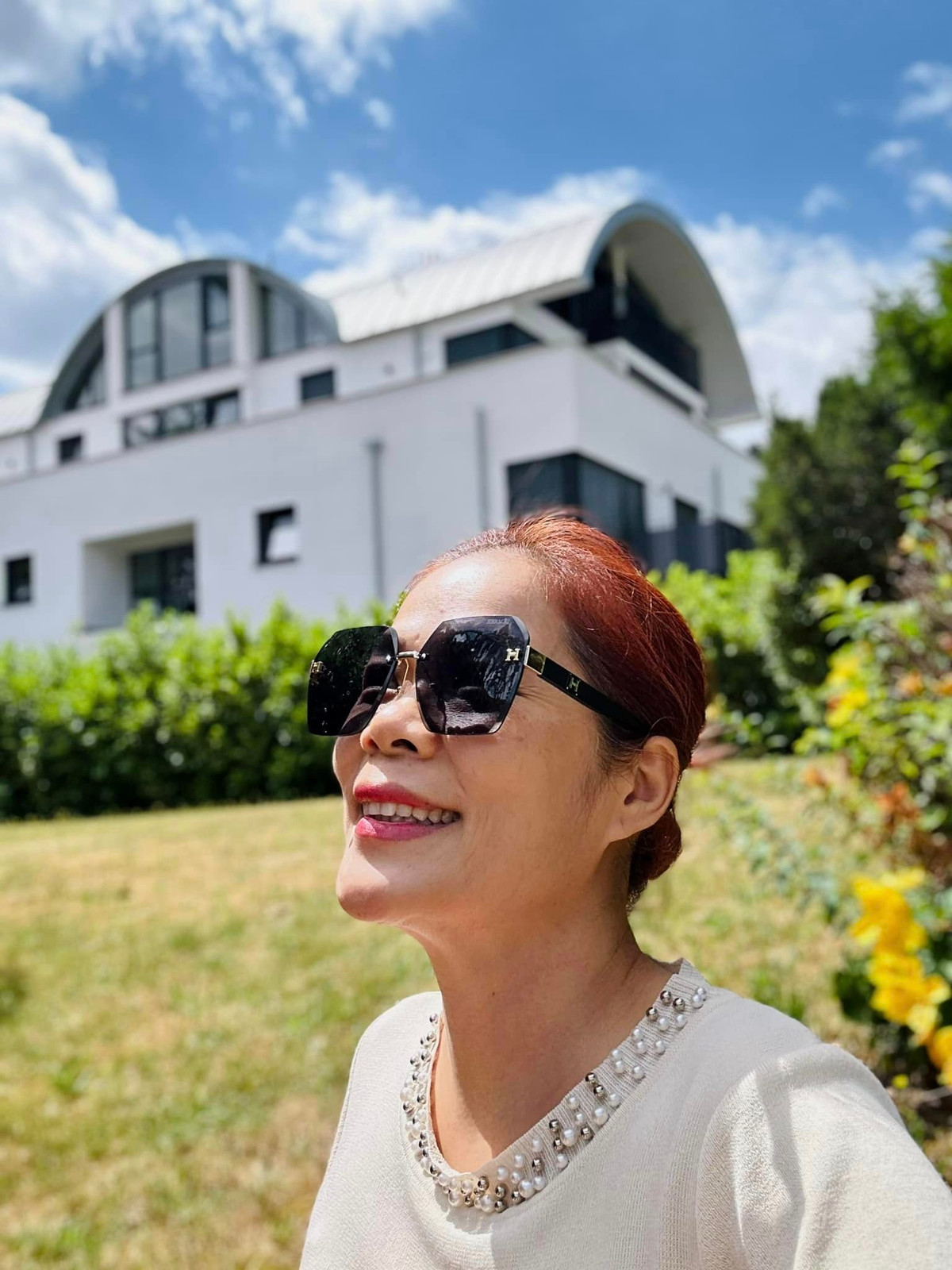 Theo đó, nhiều khán giả không khỏi trầm trồ trước khu vườn ngập sắc hoa của Mỹ Lệ.