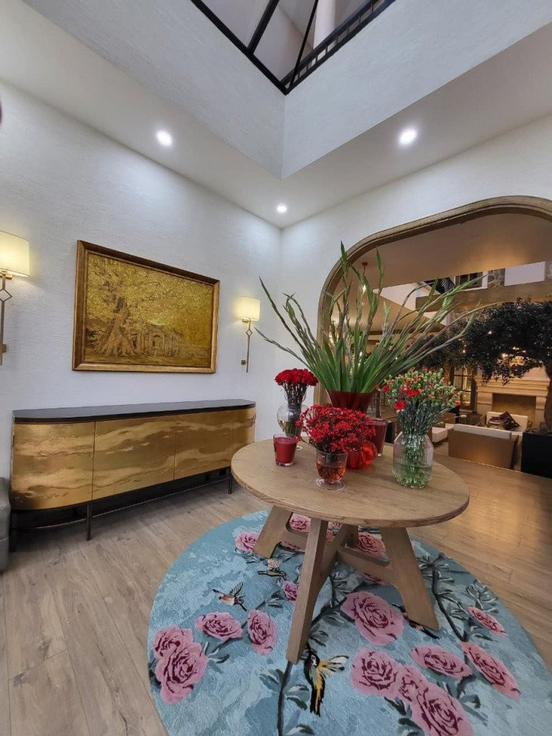 Bên trong căn nhà của Hoa hậu Thu Hoài được sơn màu trắng.