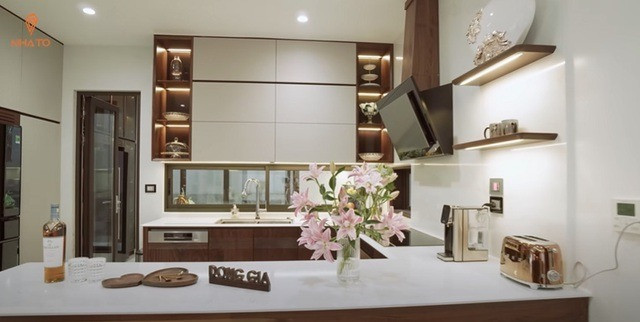 Khu bếp nhỏ gọn nhưng đầy đủ tiện nghi.