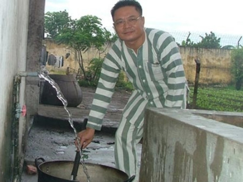 Bí mật ít biết về đại gia xài một tỷ mỗi ngày - Hình 3 Bi mat it biet ve dai gia xai mot ty moi ngay-Hinh-3