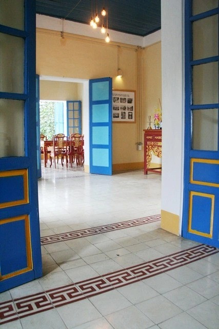 Nền gạch hoa xưa. Ảnh: Dân trí