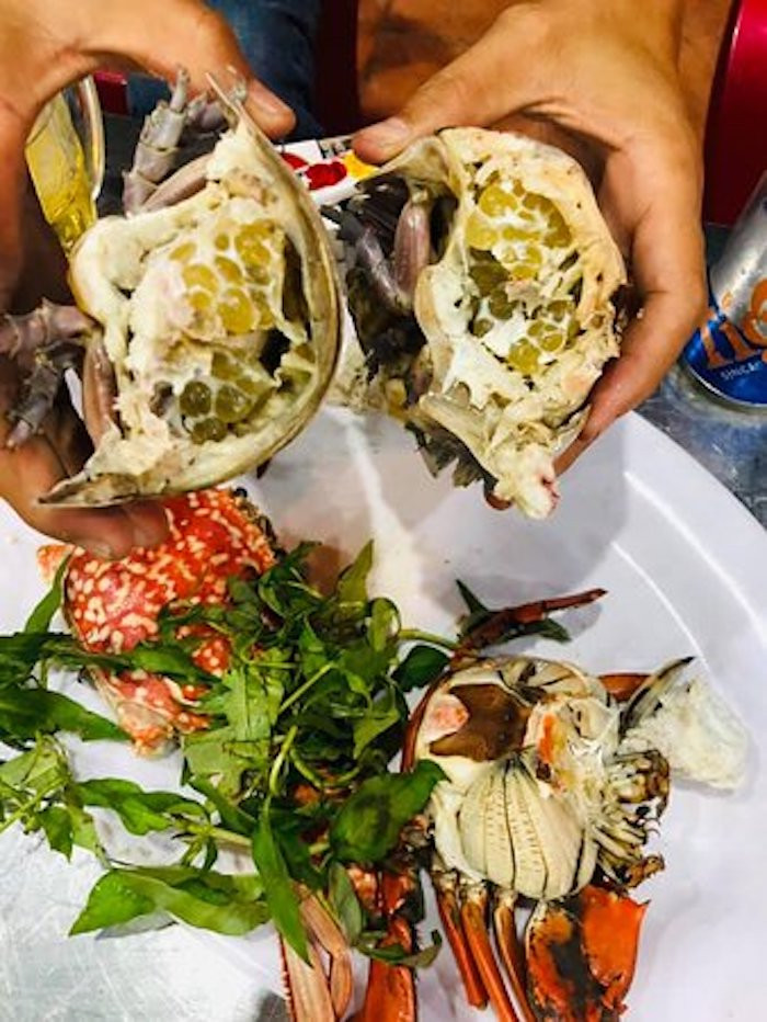 Bù lại, khi nướng, hấp hoặc luộc, thịt bọ biển rất chắc, thơm ngon, ngọt thanh, béo ngậy và "đáng tiền". Ảnh: DulichVietnam