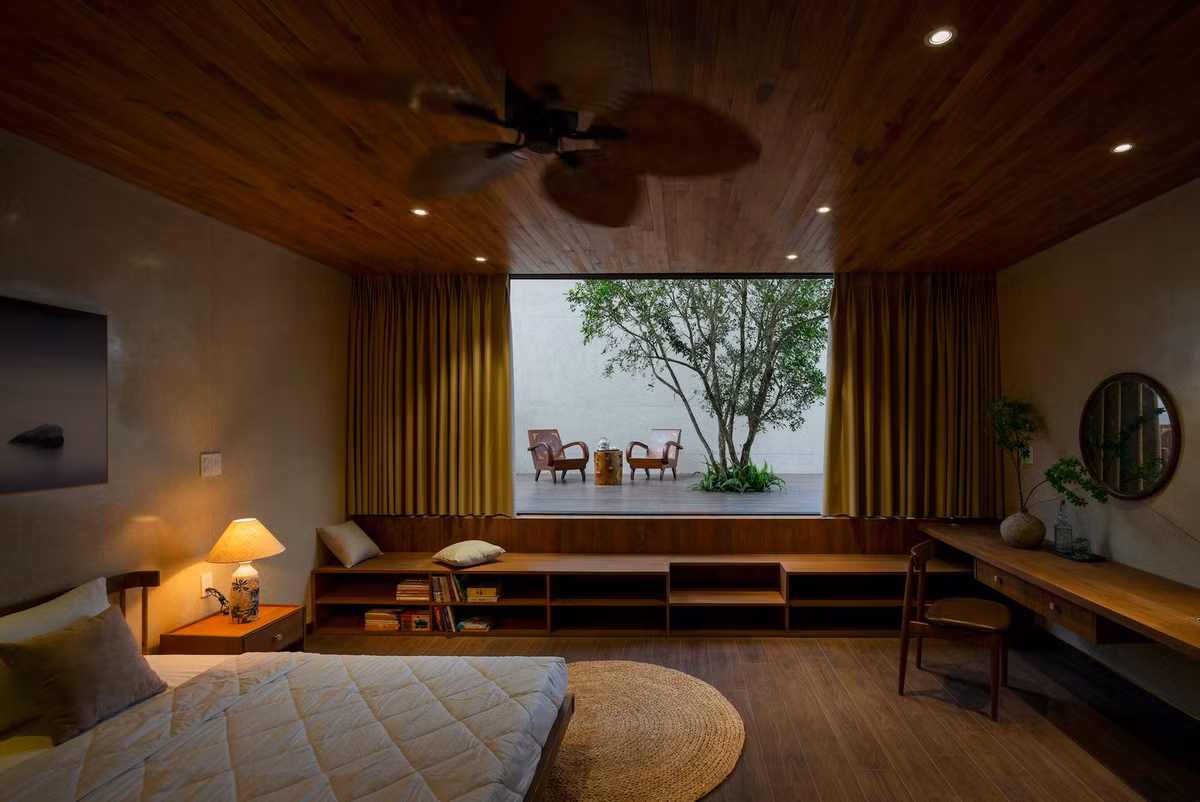 Các vật liệu truyền thống như đá tự nhiên, gỗ, đá terrazzo, gạch xi măng, gạch gốm thủ công được chọn lọc từ các địa phương và sử dụng theo một phương thức mới, sắp xếp hợp lý và tối giản.