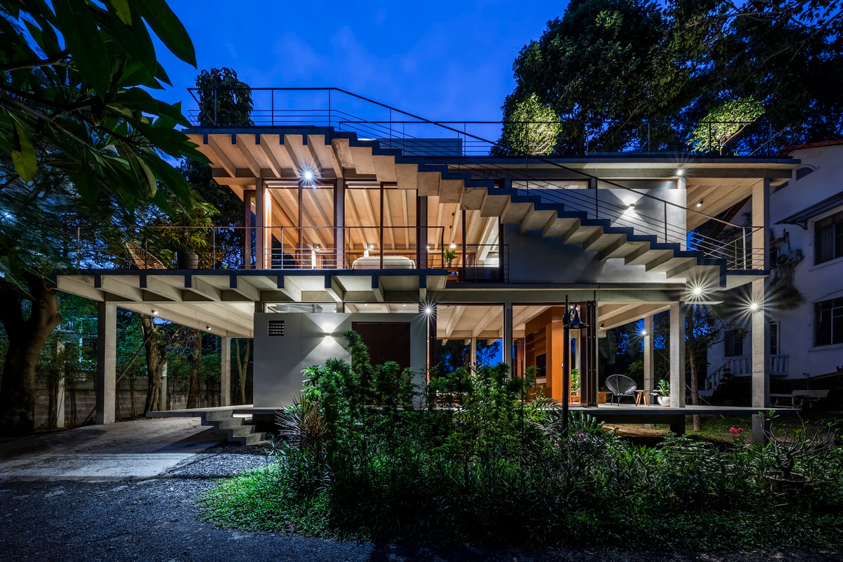 Vào những ngày nắng nóng, một làn gió dễ chịu thổi qua các khe hở. Khi trời mưa, không khí được làm mát ngay lập tức bằng cách bốc hơi.