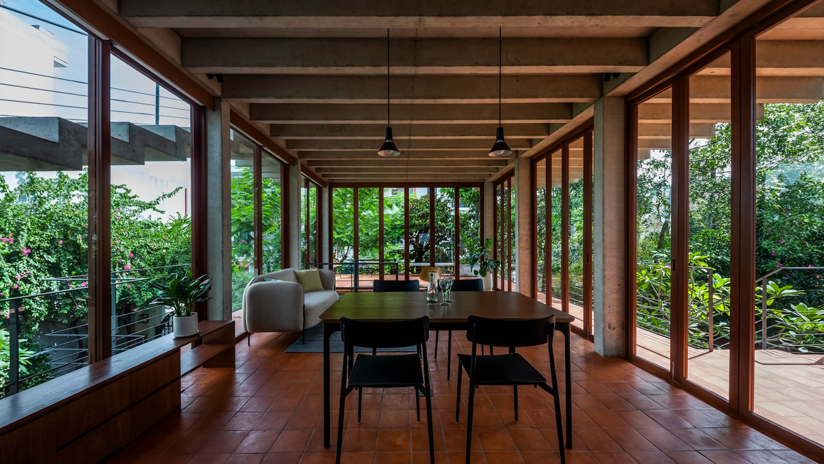 Thiết kế mở nên nội thất của căn nhà tối giản hết sức có thể nhưng vẫn đảm bảo sự tiện nghi cần thiết. Nguồn ảnh: Archdaily