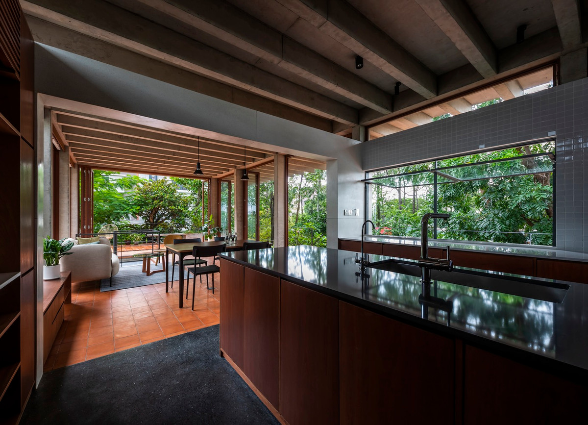 Tầng 3 là khu ăn uống, tổ chức tiệc nướng ngoài trời.