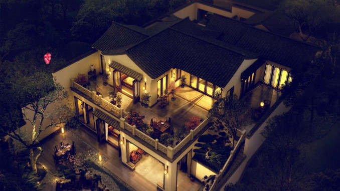 Đêm xuống, đèn lồng giăng khắp biệt phủ được thắp sáng, biệt phủ của Jack Ma càng trở nên thơ mộng. Ảnh: SCMP