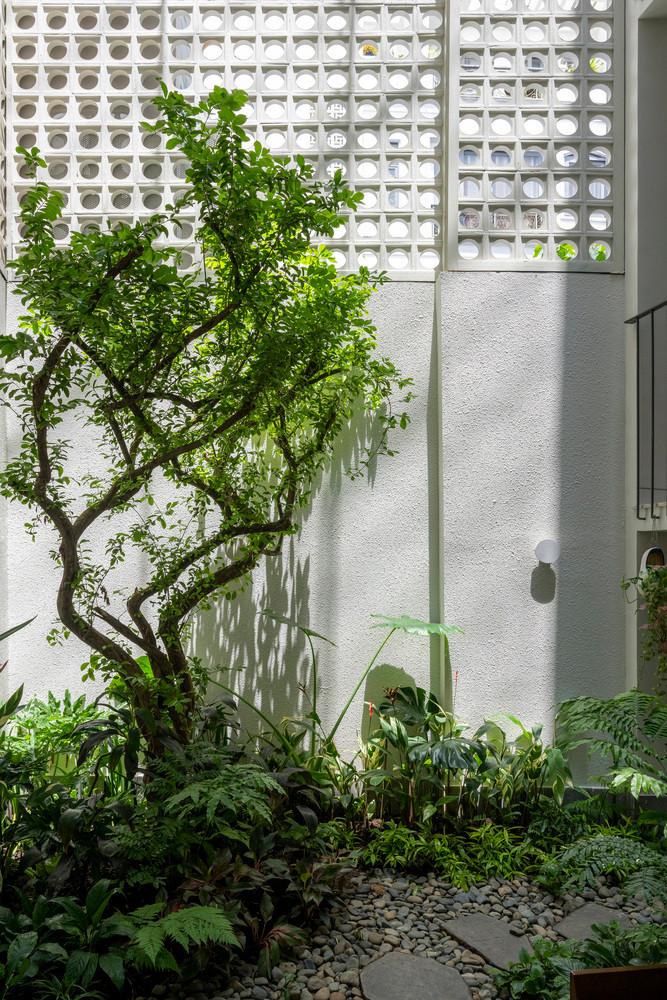 Thứ hai, không gian sân vườn là định hướng thiết kế chính.