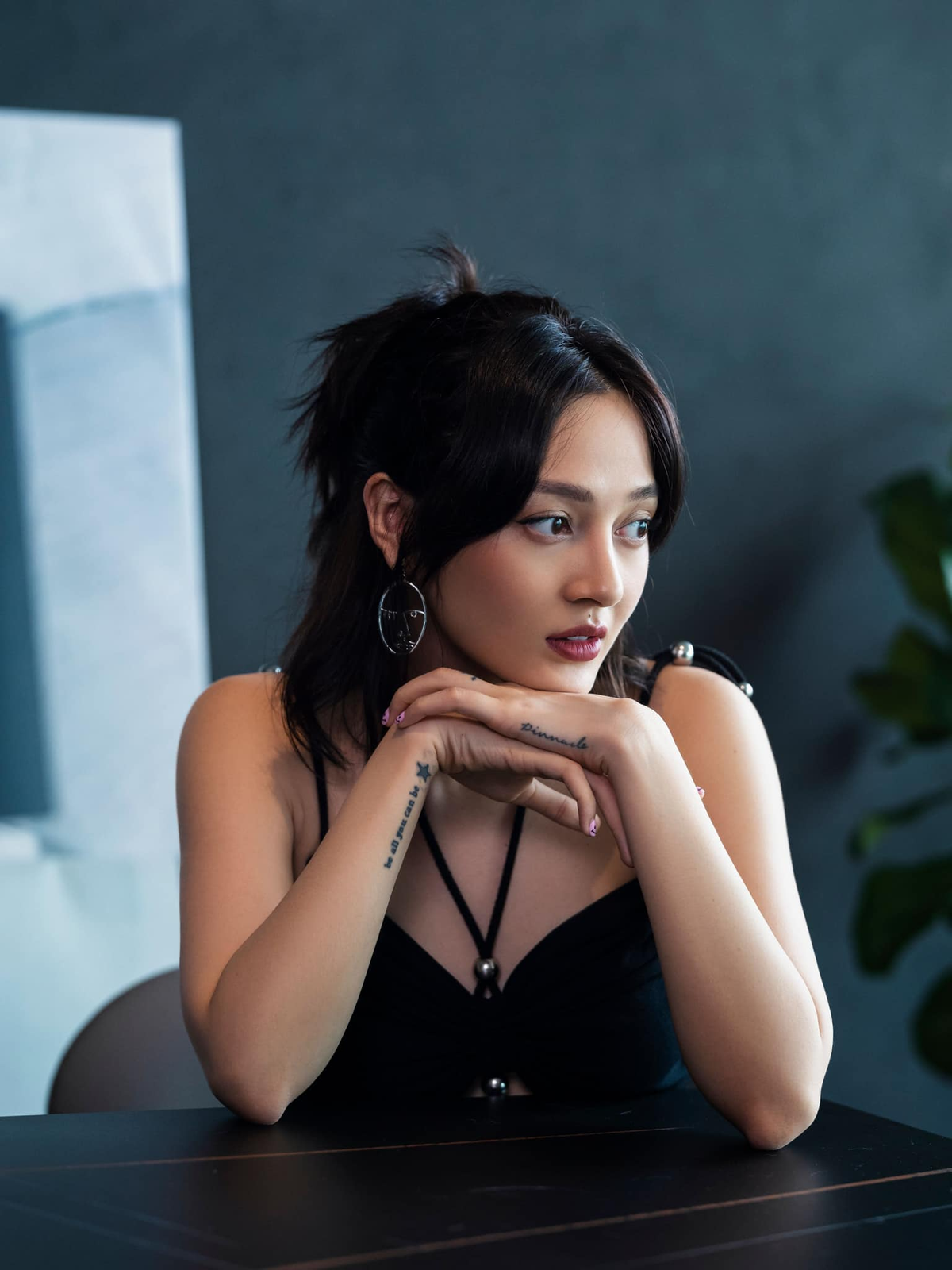 Không chỉ là ca sĩ đắt show, Bảo Anh còn lấn sân sang điện ảnh, đóng quảng cáo, làm mẫu game và kinh doanh. Ảnh: Vietnamnet