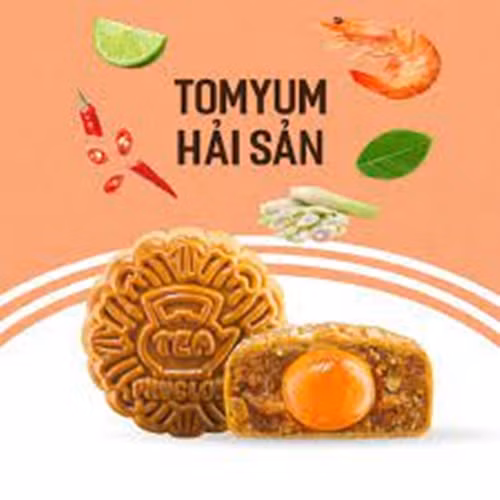 Bánh Trung thu Tomyum hải sản giống bánh trung thu thập cẩm, nhưng vị chua thanh chứ không bị ngọt như bánh truyền thống, giá 169.000 đồng/chiếc. Ảnh: Instagram