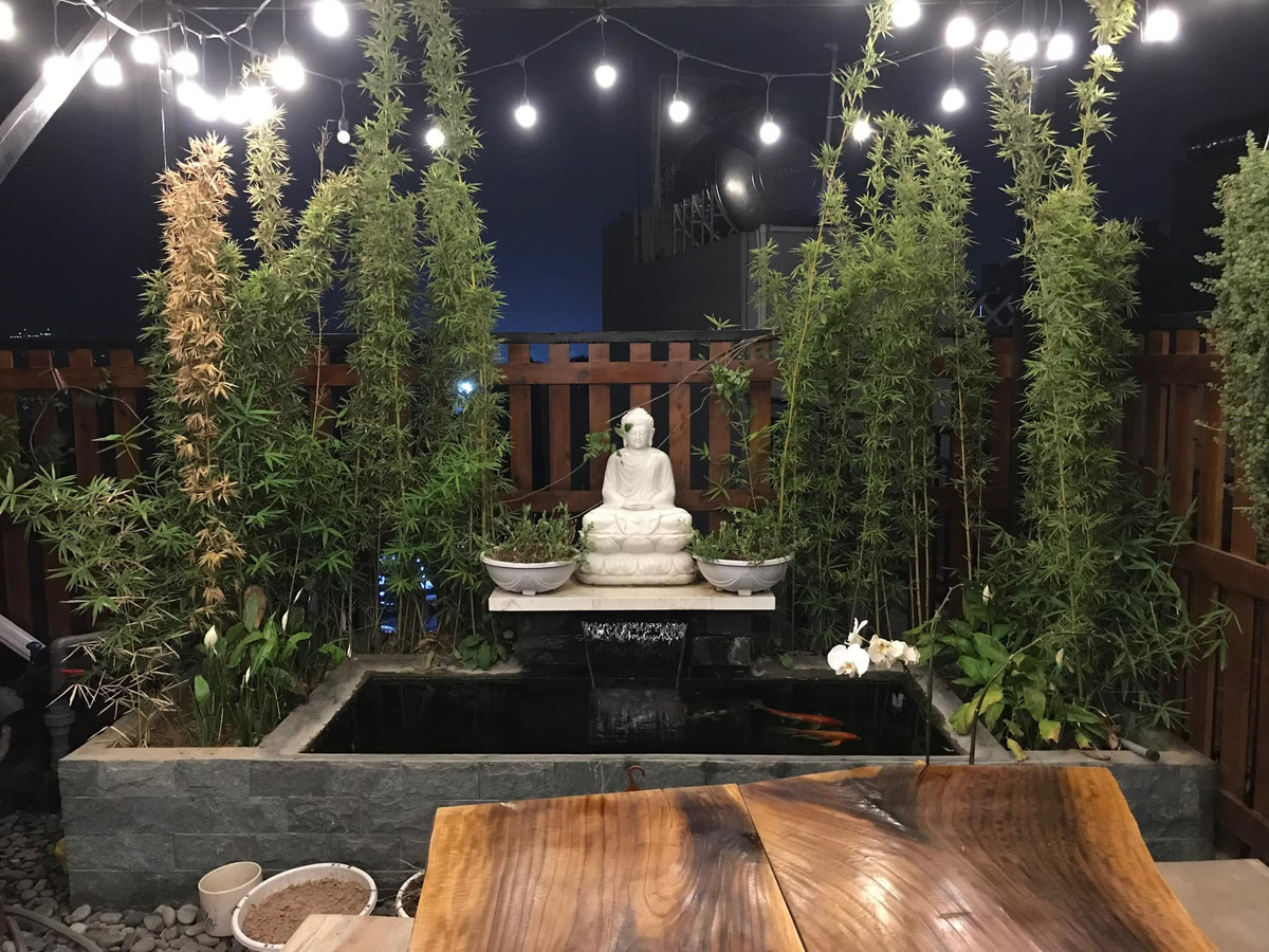 Bạch Lan Phương cho biết, sân thượng sửa đến 4 lần, lần nào cũng ưng, là nơi lưu giữ bao kỷ niệm với bạn bè.