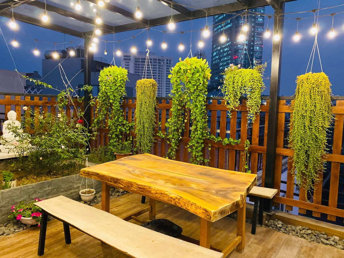 Mỗi lúc lại decor sân thượng khác nhau.