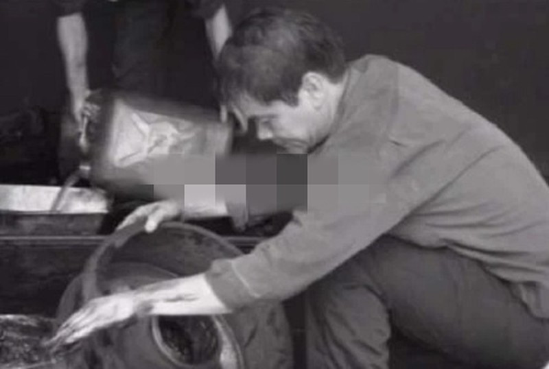 Khi còn là một kỹ sư trẻ, ông Trần Bá Dương có dáng người mảnh khảnh nhưng đôi mắt sáng và ánh nhìn kiên định. Ảnh: Cafebiz