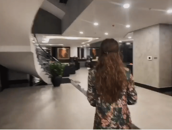 Thiết kế không vách ngăn mang đến cảm giác tự do, thoải mái khi di chuyển.