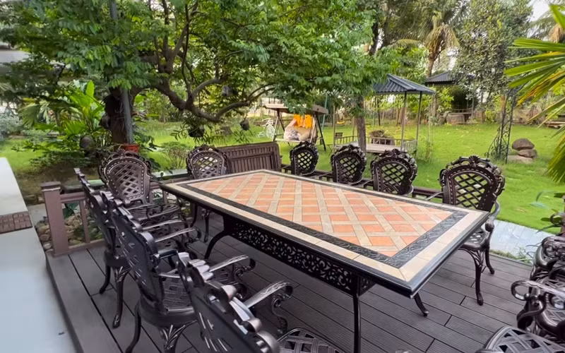 Một góc khác trong biệt thự nhà vườn được bà xã nam nghệ sĩ hé lọ. Ảnh: FBNV