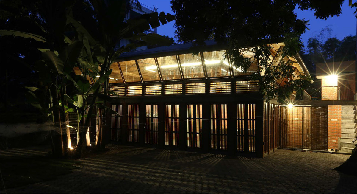 Đây cũng là hệ thống cửa tre giúp điều hòa không khí trong phòng.