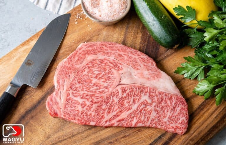 Bò Wagyu ô liu là loại bò nổi tiếng và chỉ có tại tỉnh Kagawa của Nhật Bản. Những chú bò tại đây được cho ăn ô liu hàng ngày. Nhờ đó, thịt bò Wagyu ô liu có vị thơm ngon xen lẫn ô liu đặc biệt.