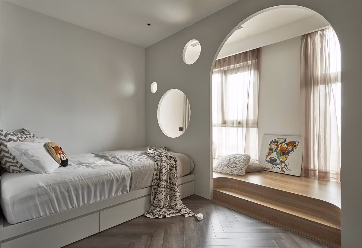 Trong nhà BTV Quốc Khánh còn bố trí nhiều không gian vui chơi, đọc sách, ngủ tiện dụng nhất cho các con. Ảnh: Reatimes