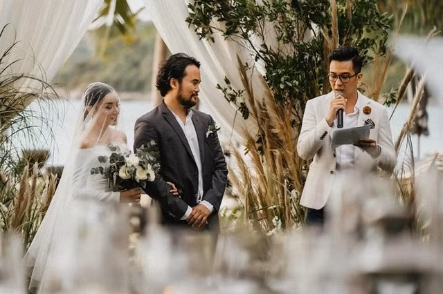 Chồng đại gia của Angela Chu là doanh nhân trong lĩnh vực sản xuất đồ nhựa sử dụng cho xe ô tô, hoạt động trong lĩnh vực bất động sản ở Thụy Điển và sở hữu hàng loạt đất đai, biệt thự ở vị trí đắc địa tại Thái Lan. Ảnh: FBNV