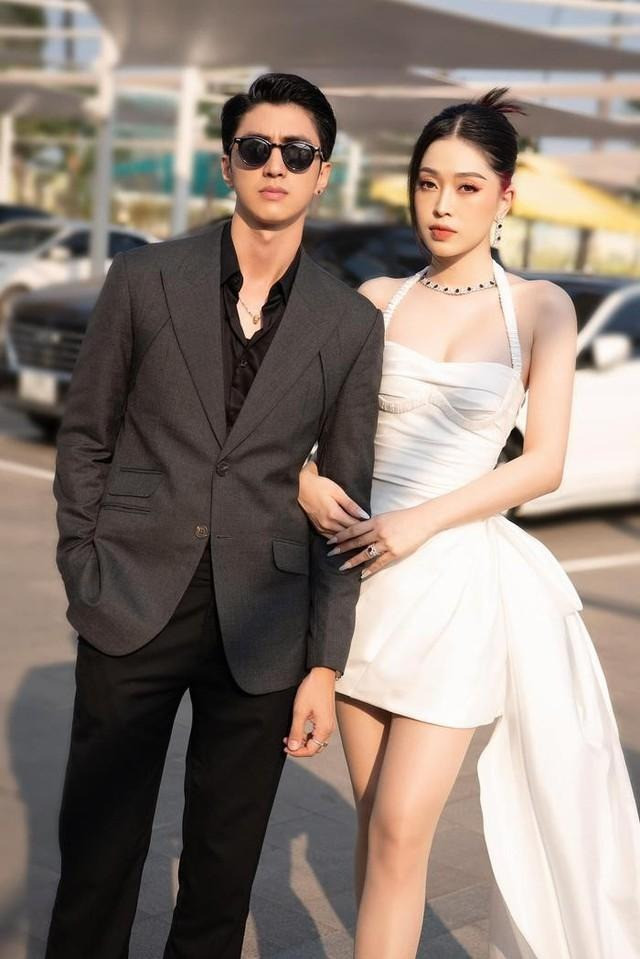 Vợ chồng Bình An - Phương Nga khiến nhiều người ngưỡng mộ khi sở hữu tổ ấm thoáng đãng, sang trọng.