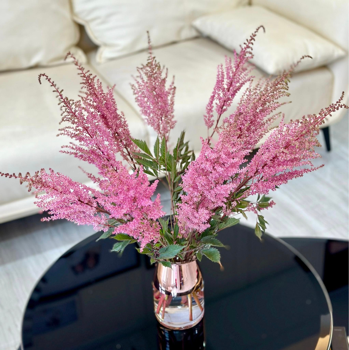 Pha Lê cũng từng tiết lộ mê hoa hơn từ lúc có con. Ảnh: FBNV