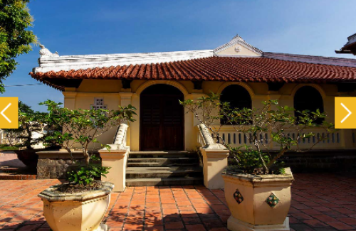 Nền nhà cổ được xây tam cấp, lót gạch Tàu với kiến trúc hình chữ nhất, gồm 3 phòng chính và thêm 2 phòng nhỏ ở đầu hồi. Ảnh: Triptrip