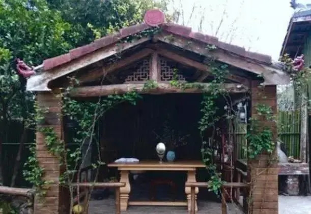 Dù không tiện nghi hiện đại nhưng ngôi nhà của Lý Tử Thất mang đến cảm giác bình yên, thư thái. Nguồn ảnh: Sohu, 163