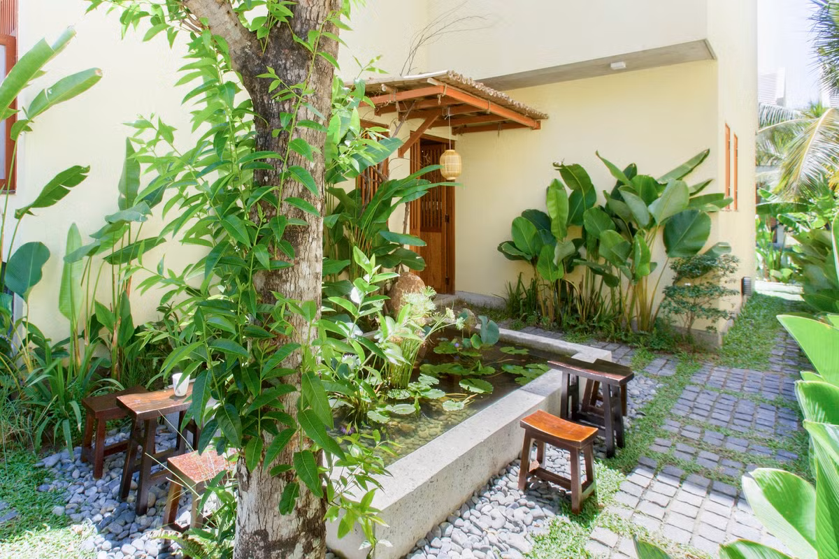 Có diện tích 140m2, căn nhà trung vào việc trải nghiệm một không gian mới nhưng vẫn giữ được nét đặc trưng của những ngôi nhà gỗ phố cổ.