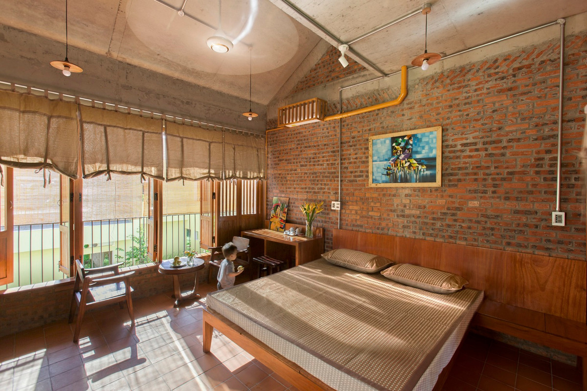 Dự án được thực hiện trong một thời gian tương đối dài với ba ý tưởng chính: Tái sử dụng các vật liệu và kết cấu hiện có, thay đổi giao thông hiện có và phân chia không gian bằng các khung gỗ và vải.