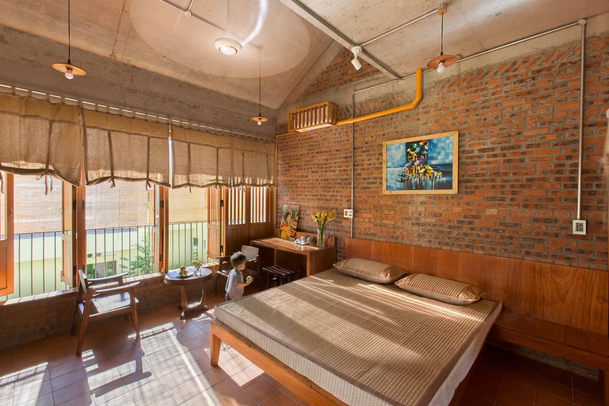 Dự án được thực hiện trong một thời gian tương đối dài với ba ý tưởng chính: Tái sử dụng các vật liệu và kết cấu hiện có, thay đổi giao thông hiện có và phân chia không gian bằng các khung gỗ và vải.