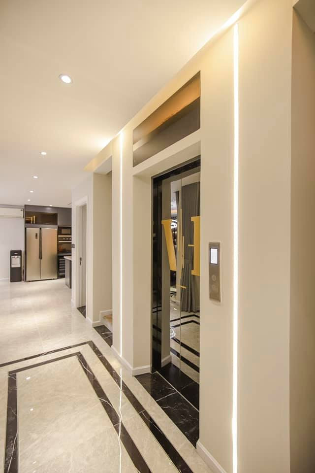 Trong nhà của Lê Hoàng "The Men" có thang máy di chuyển và được điều khiển hoàn toàn bằng giọng nói.