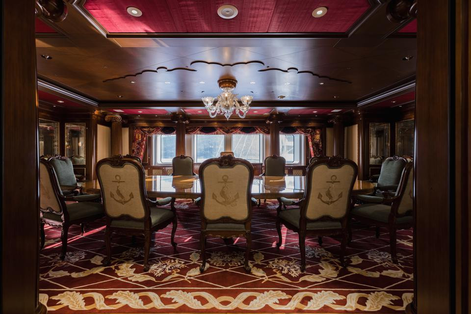 Thiết kế này dựa trên văn hóa, phong cách kiến trúc và màu sắc của miền Bắc nước Ý.