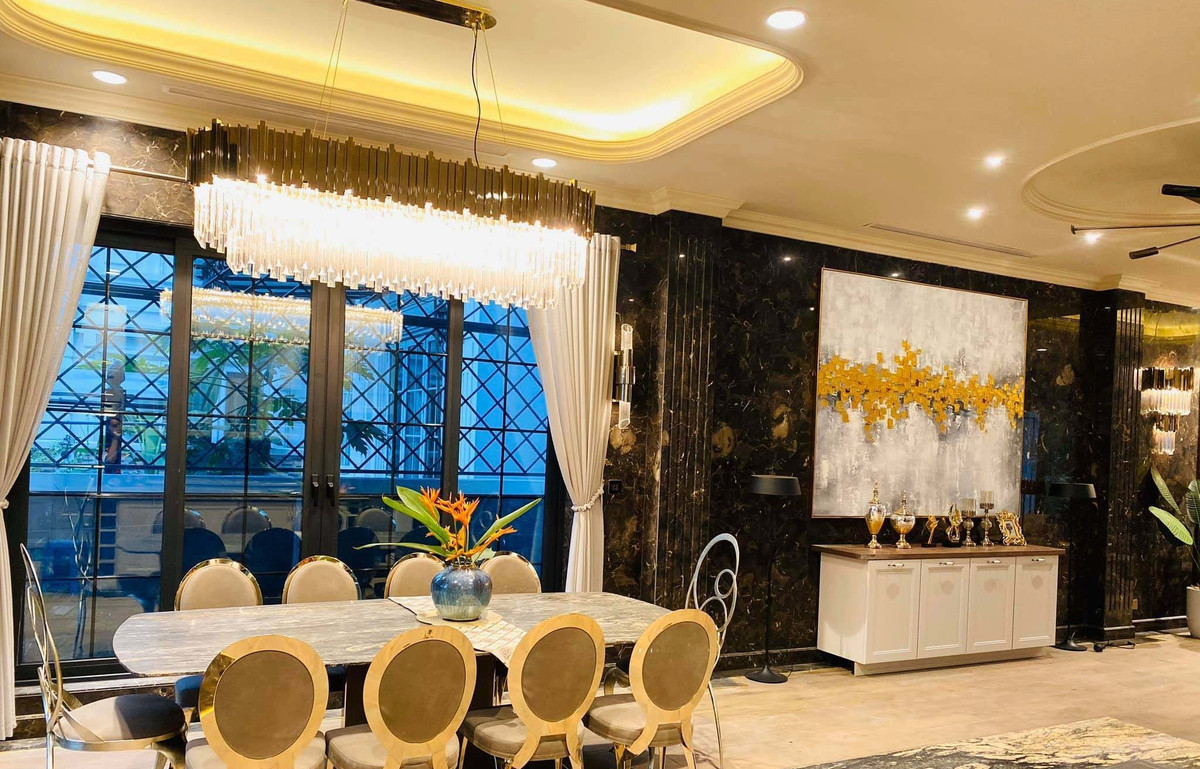 Nội thất bên trong biệt thự đều được nhập hoàn toàn từ nước ngoài như Italy, Đức, Bồ Đào Nha. Ảnh: Vietnamnet