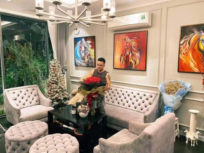 Nổi bật nhất phải kể đến căn biệt thự tại Nhà Bè (TP HCM) trị giá gần 30 tỷ đồng Cao Thái Sơn mua hồi tháng 9/2020. Ảnh: FBNV