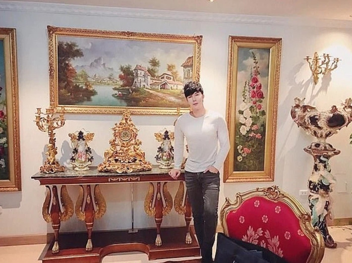 Ngoài ra, Nathan Lee còn sở hữu biệt thự 300 tỷ với nội thất sang trọng ở Hà Nội. Ảnh: FBNV