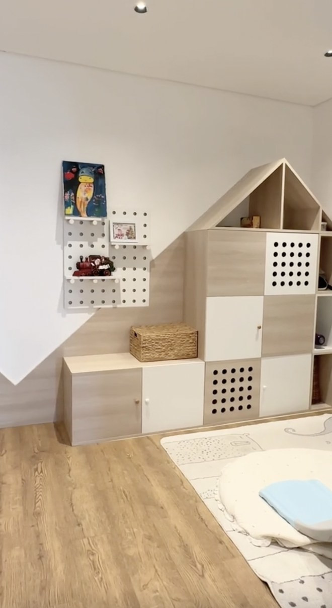 Góc nào trong nhà cũng được bài trí gọn gàng. Nguồn ảnh: FBNV, chụp màn hình