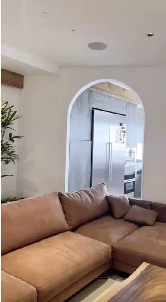 Do cả hai vợ chồng đều thích đi du lịch nghỉ dưỡng nên quyết định xây nhà tạo cảm giác như khi ở resort.