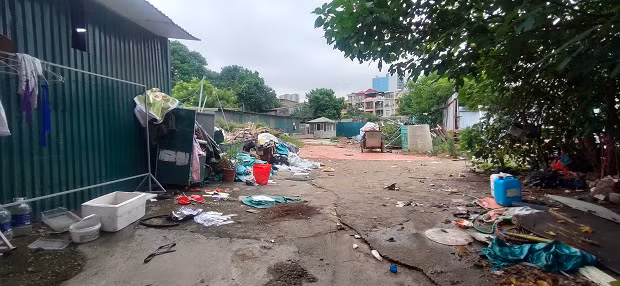 “Xot xa” loat lo dat bat dong, nhech nhac tai Khu do thi moi Yen Hoa-Hinh-5