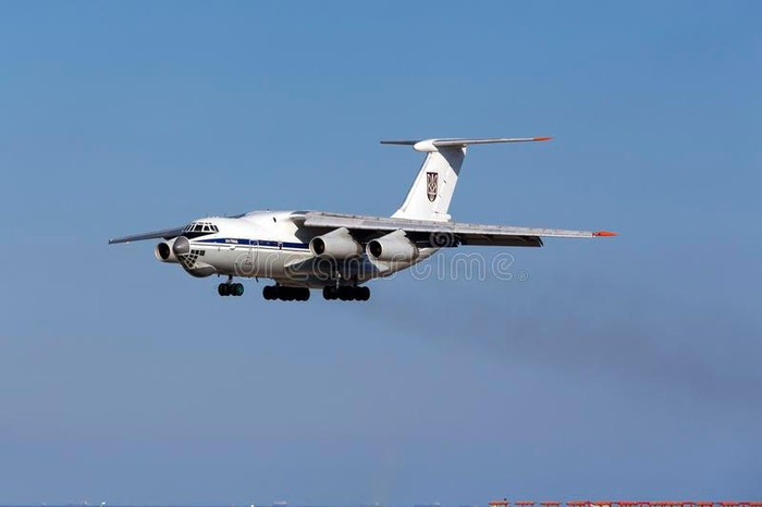 Tuy vậy năng lực vận tải của Il-76TD vẫn tương đương phiên bản quân sự Il-76MD, khác biệt lớn nhất giữa hai chiếc máy bay đó là Il-76TD chỉ bỏ đi khẩu pháo 23 mm ở đuôi mà thôi.