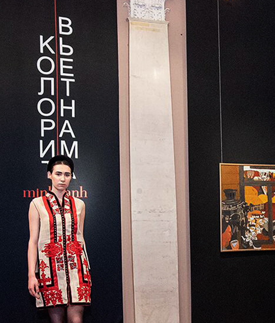 Bà Tatyana Metaksa, Cố vấn Giám đốc Bảo tàng Phương Đông, một trong những chuyên gia đầu ngành về nghệ thuật phương Đông của Nga nhận xét: “Sáng tạo của Minh Hạnh là vô cùng độc đáo. Chúng tôi đánh giá cao sự kết hợp giữa các hoa văn, biểu tượng của Nga với chất liệu thổ cẩm và lụa của Việt Nam. Tại Bảo tàng phương Đông chúng tôi đã tiến hành những cuộc trình diễn thời trang, nhưng buổi trình diễn này của Minh Hạnh là ấn tượng nhất”!