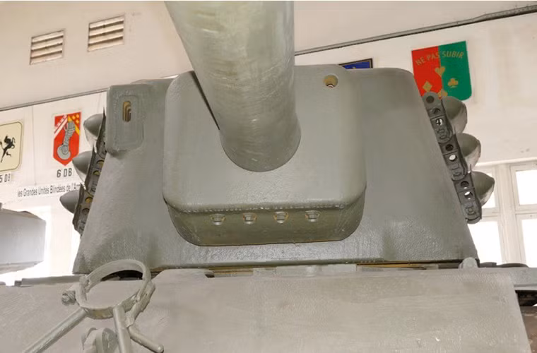 Đây được xem là một điều tất yếu khi ARL44 có quá nhiều nhược điểm và nó không thể tự hoàn thiện mình trong giai đoạn phát triển khi công nghệ chế tạo xe tăng khi đó trên thế giới đã gần như có sự tương đồng giữa các quốc gia. Ngoài ra việc thiếu hụt công nghệ lẫn kinh phí phát triển cũng khiến ARL44 không được hoàn thiện đúng mức. Nguồn ảnh: arms-expo.